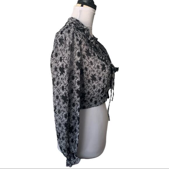 Topshop Abstract Print Long Sleeve Crop Top Black 8 - Picture 2 of 8